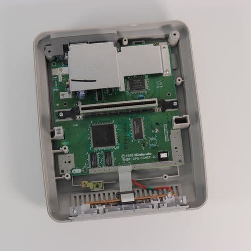 Interior de una SNES 1CHIP modificada